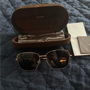 ✨ Tom Ford Oversized Sunglasses – NEW w/ Case, Cloth & Papers ✨